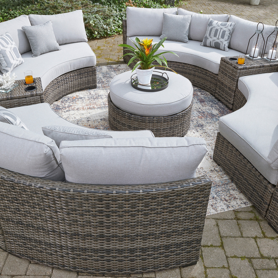 Signature Design by Ashley Harbor Court 7 pc. Outdoor Set - Image 6 of 6