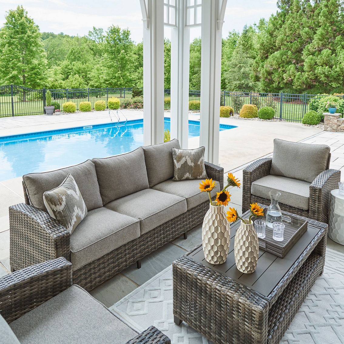 Signature Design by Ashley Oasis Court Outdoor Set 4 pc. - Image 2 of 4