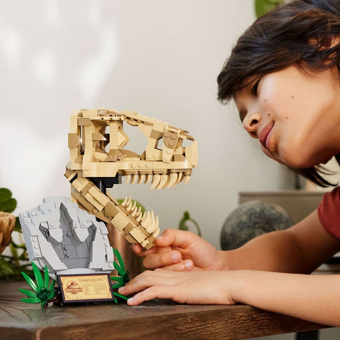 LEGO Jurassic World Dinosaur Fossils T. Rex Skull 76964 - Image 6 of 10