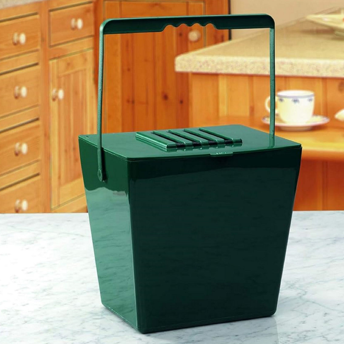 Bosmere English Garden 1.3 gal. Odor Free Plastic Kitchen Compost Caddy with Lid - Image 2 of 3