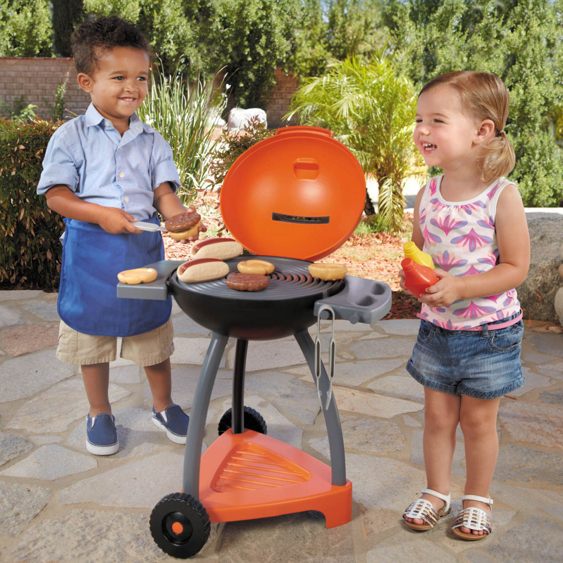 Little Tikes Sizzle N Serve Grill - Image 3 of 3