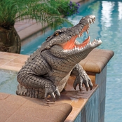 Design Toscano Snapping Swamp Gator Statue