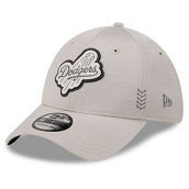 New Era Men's Cream Los Angeles Dodgers 2024 Clubhouse 39THIRTY Flex Fit Hat