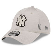 New Era Men's Cream New York Yankees 2024 Clubhouse 39THIRTY Flex Fit Hat
