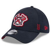 New Era Men's Navy Atlanta Braves 2024 Clubhouse 39THIRTY Flex Fit Hat
