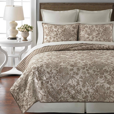 Martha Stewart Collection Heirloom Toile King Quilt | Bedspreads ...