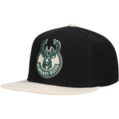 Men's Mitchell & Ness Black Milwaukee Bucks Core Basic Snapback Hat