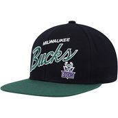 Men's Mitchell & Ness Black/Hunter Green Milwaukee Bucks Team Script 2.0 Fitted Hat