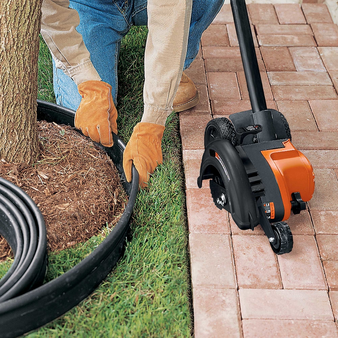 Black + Decker 12A 2 in 1 Landscape Edger and Trencher - Image 3 of 4