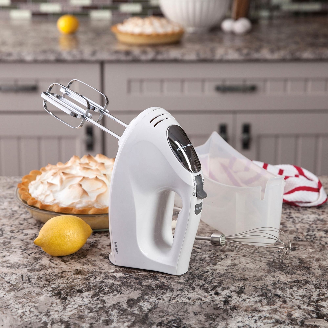 Hamilton Beach Hand Mixer with Snap On Case - Image 4 of 4