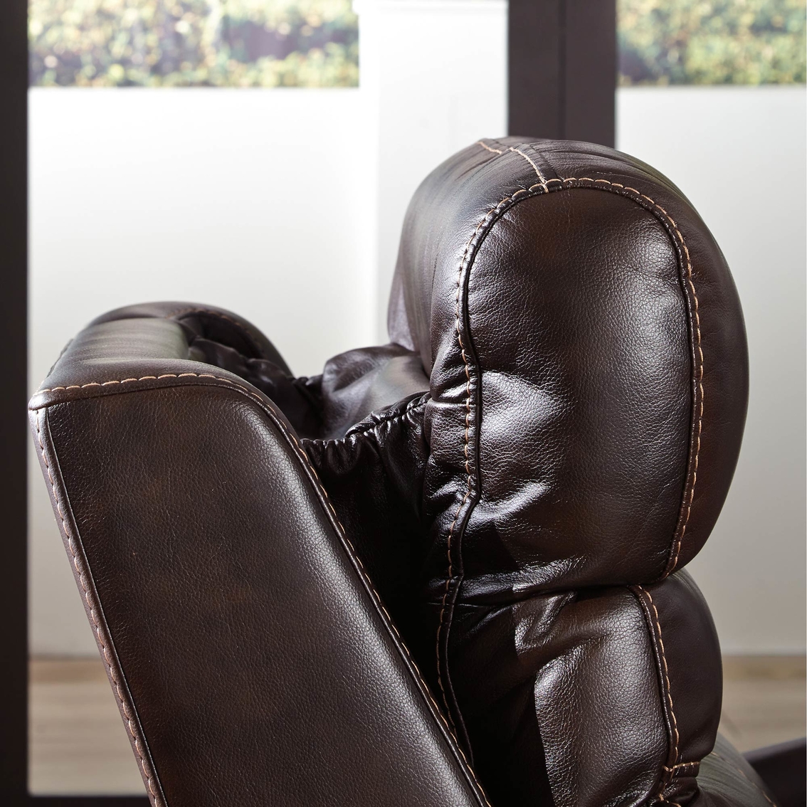 Ashley Ailor Leather Power Recliner with Power Adjusting Headrest - Image 4 of 4