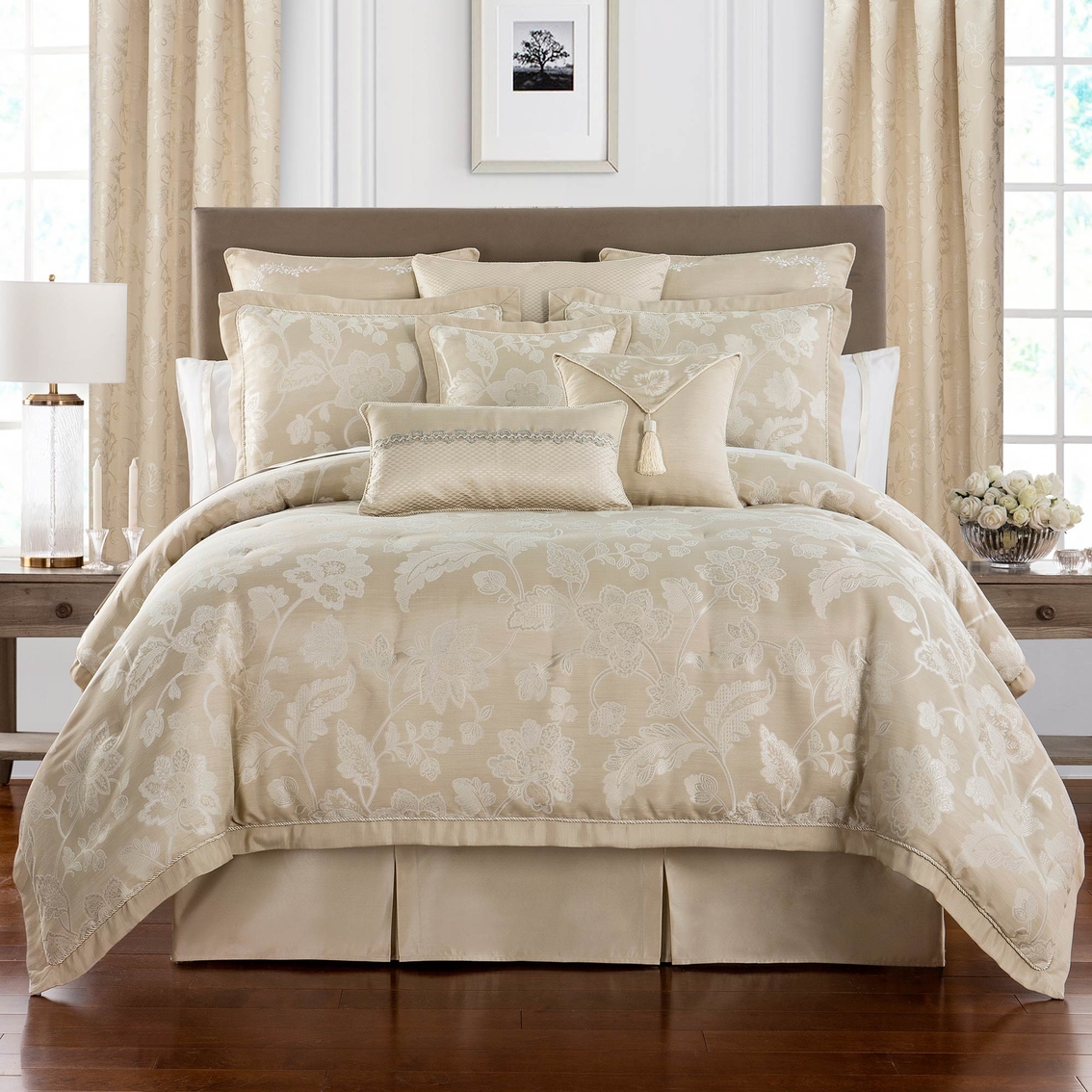 Marquis by Waterford Emilia Comforter Set - Image 2 of 3