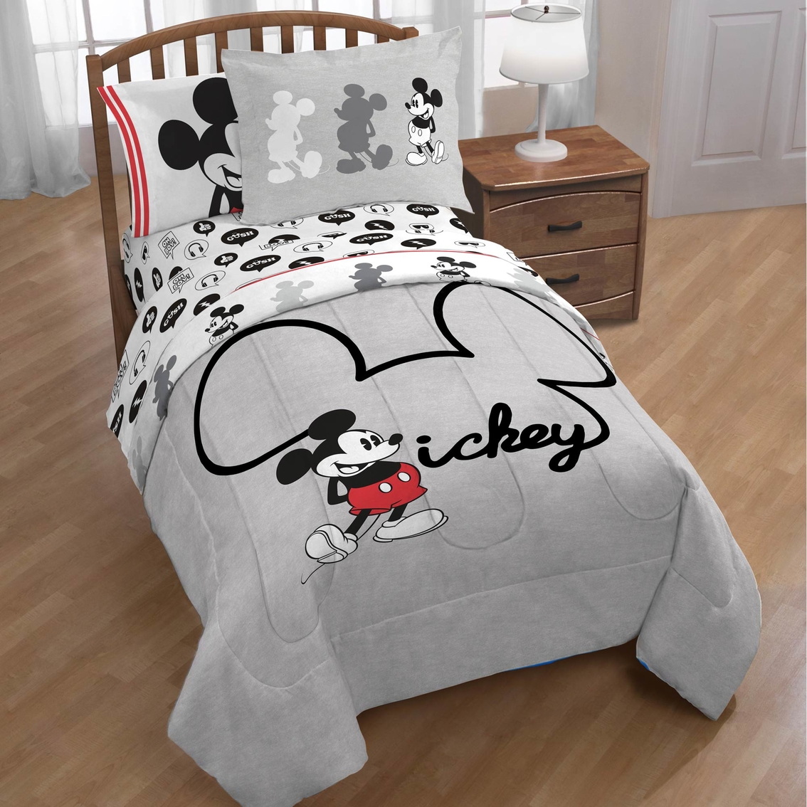 Disney Mickey Jersey Twin / Full Comforter with Sham