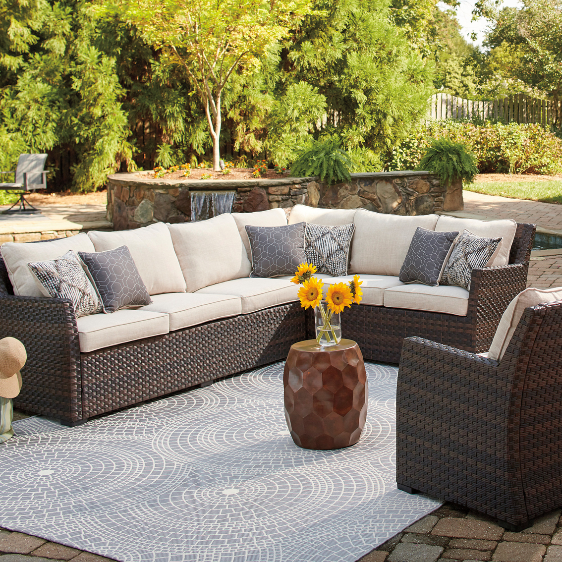 Signature Design by Ashley Easy Isle Outdoor Sofa Sectional with 1 Chair - Image 3 of 4