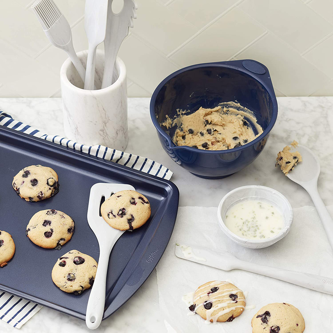 Wilton 10 X 15 Medium Cookie Sheet, Baking Pans, Household