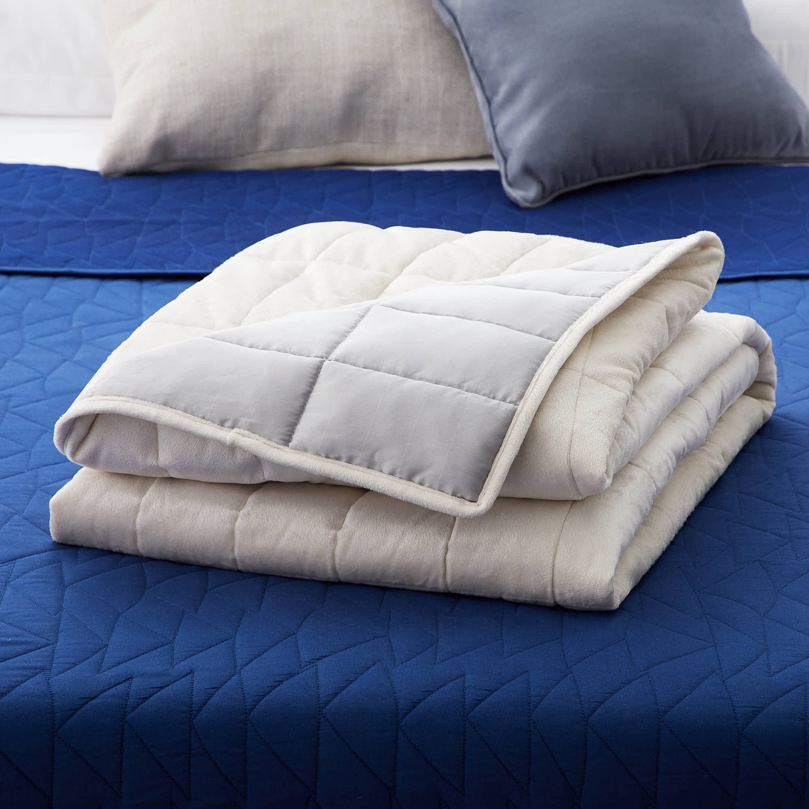 Dr Oz Good Life Tencel Silver Weighted Blanket - Image 4 of 5