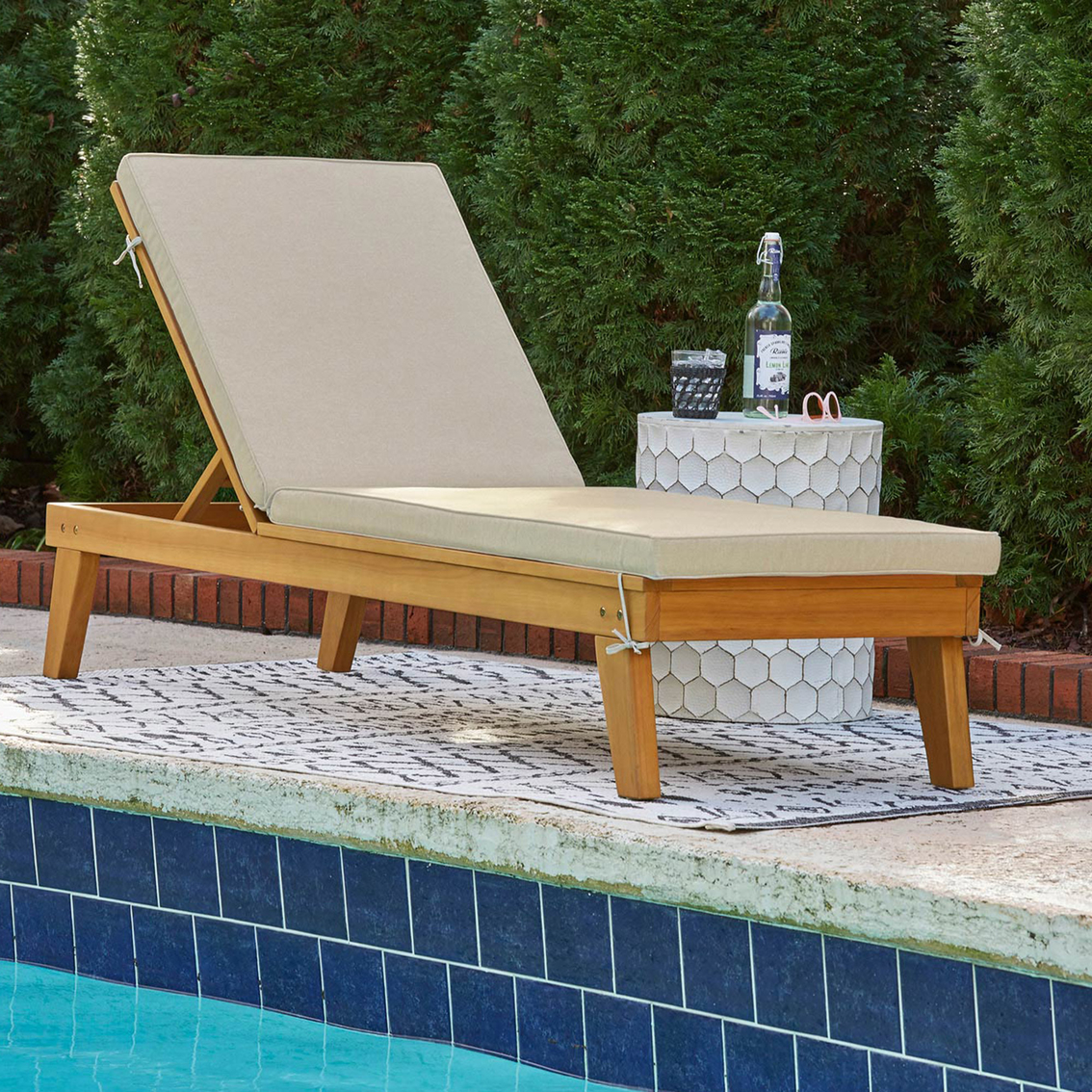 Signature Design by Ashley Byron Bay Outdoor Chaise Lounge with Cushion - Image 5 of 6