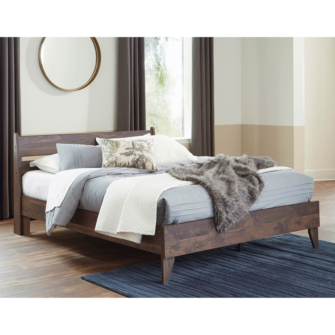 Signature Design by Ashley Calverson Platform Bed with Headboard - Image 5 of 6