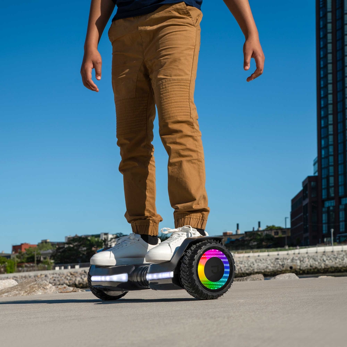 Jetson Flash Self Balancing Hoverboard with Built In Bluetooth Speaker - Image 9 of 10
