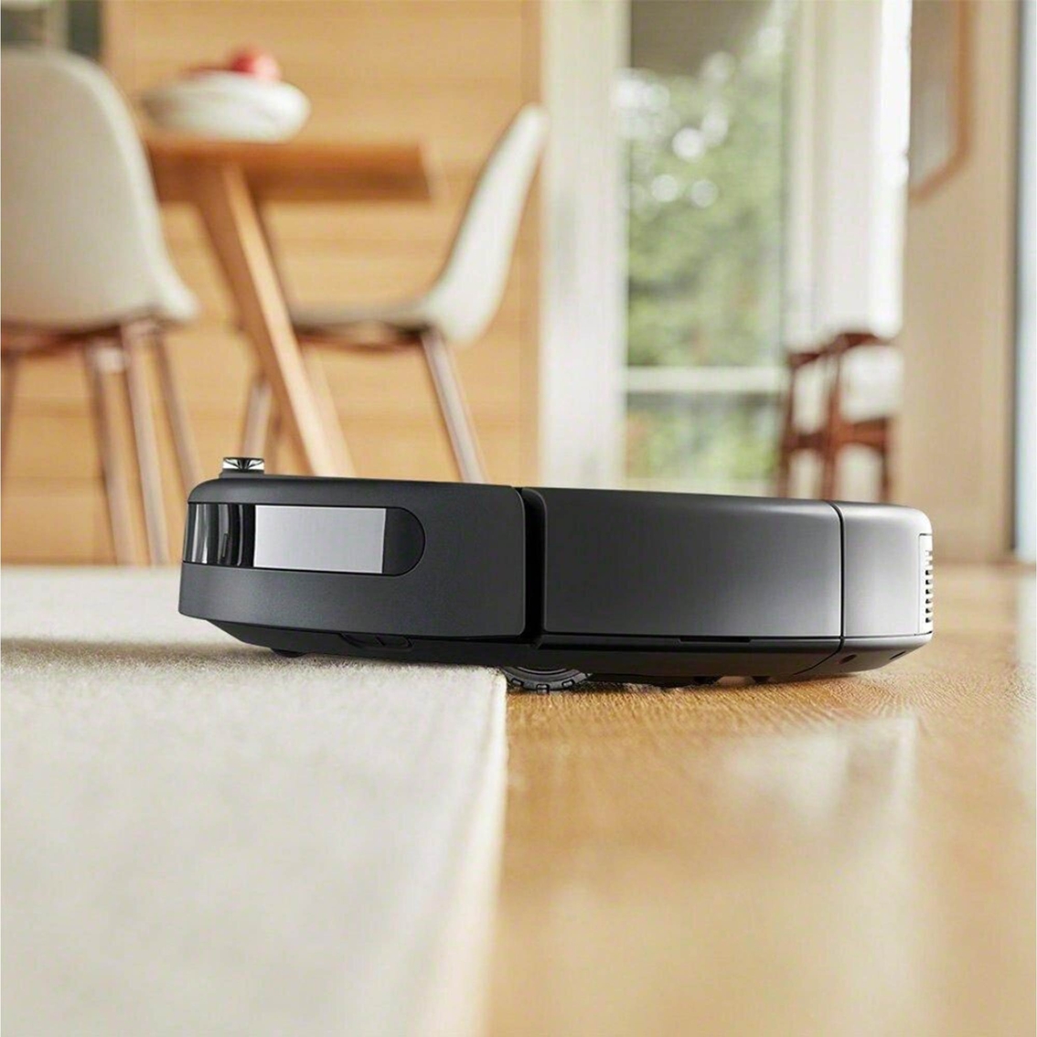 iRobot Roomba 694 Wi-Fi Connected Robot Vacuum - Image 4 of 5