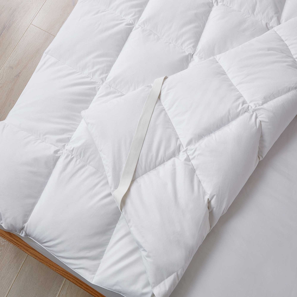 Serta 240 Thread Count 90/10 Goose Feather/Down Fiber Featherbed Mattress Topper - Image 5 of 7