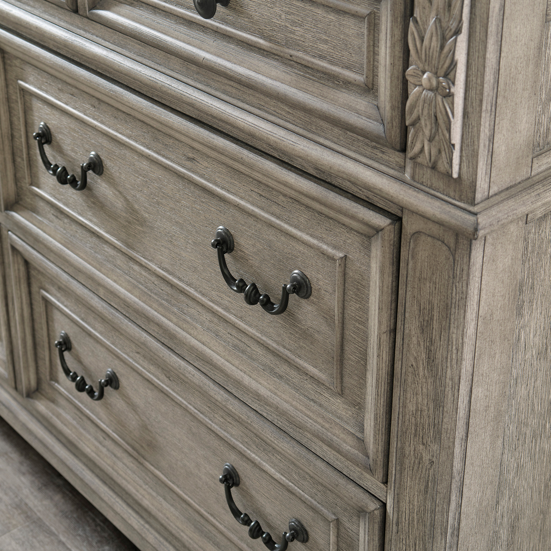 Signature Design by Ashley Bedroom Set 5 pc. - Image 6 of 10