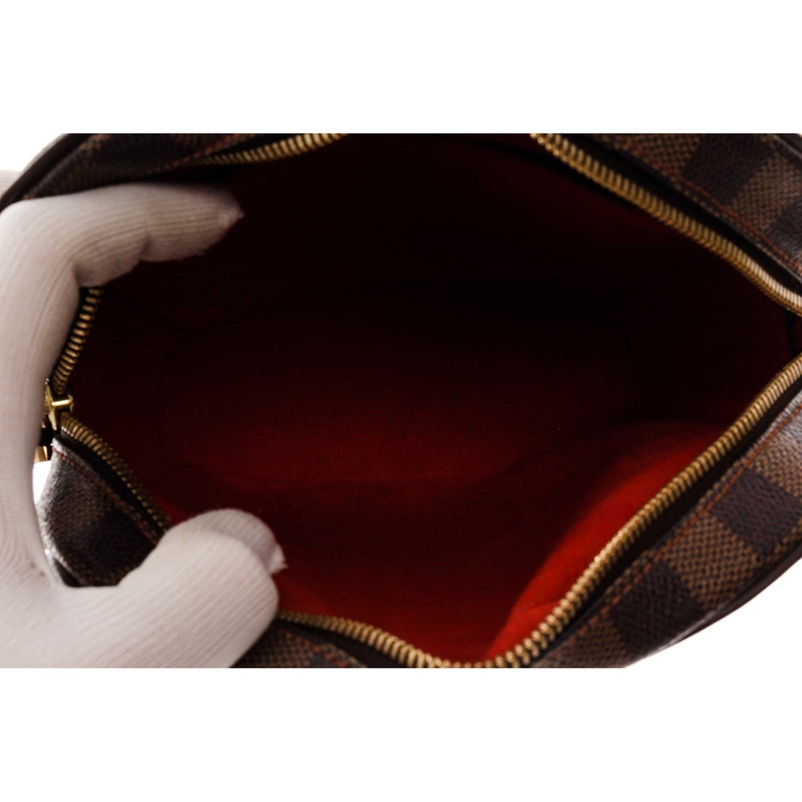 7 things that fits and Visual review of Louis Vuitton Ipanema PM