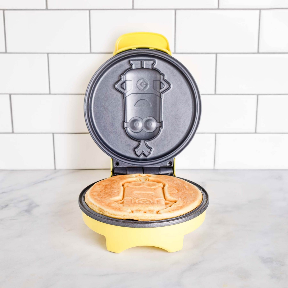 Minions Kevin Round Waffle Maker - Image 7 of 10