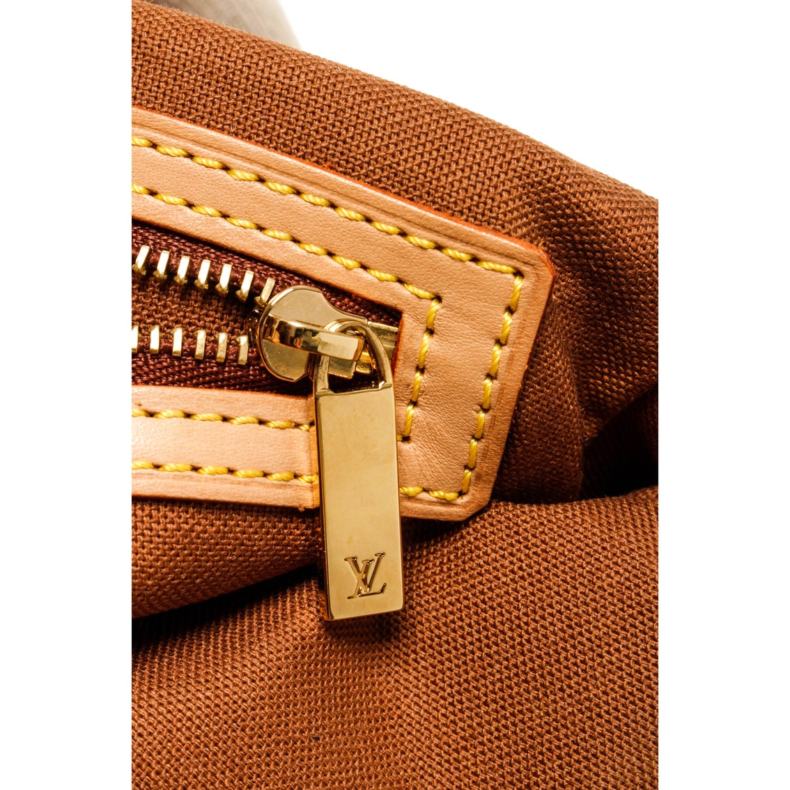 Louis Vuitton Authenticated Looping Handbag
