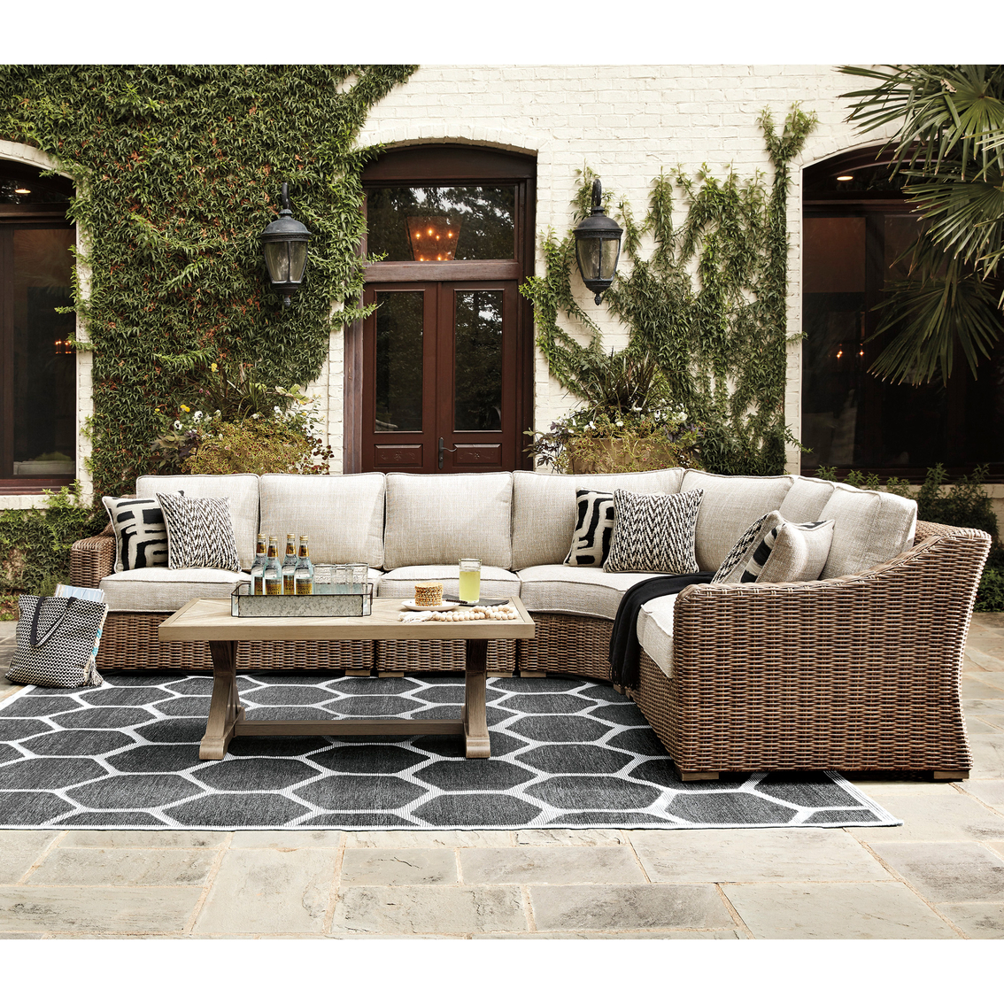 Signature Design by Ashley Beachcroft 4 pc. Sectional with Coffee and End Table - Image 7 of 9