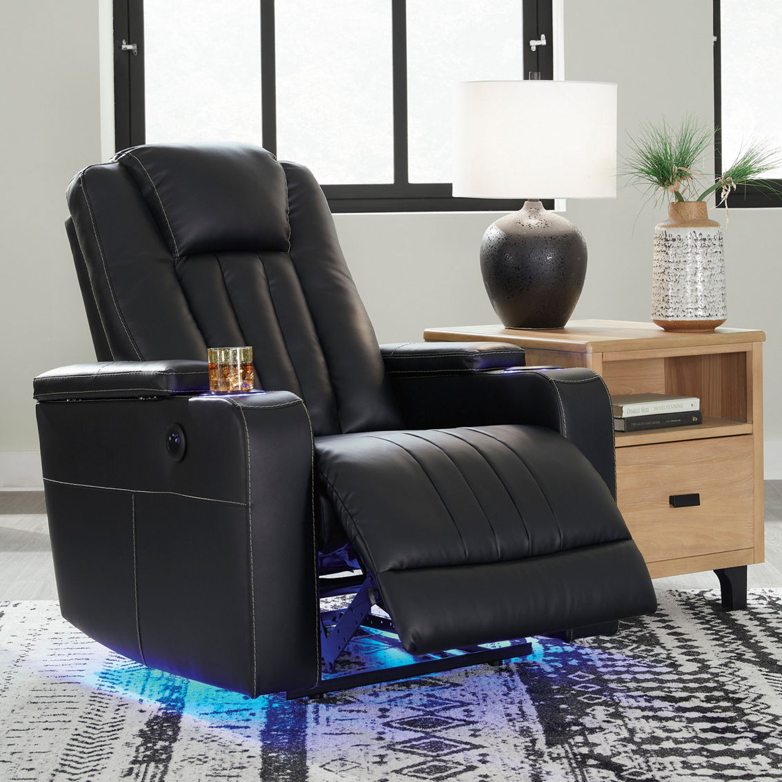 Signature Design by Ashley Center Point Recliner - Image 2 of 10