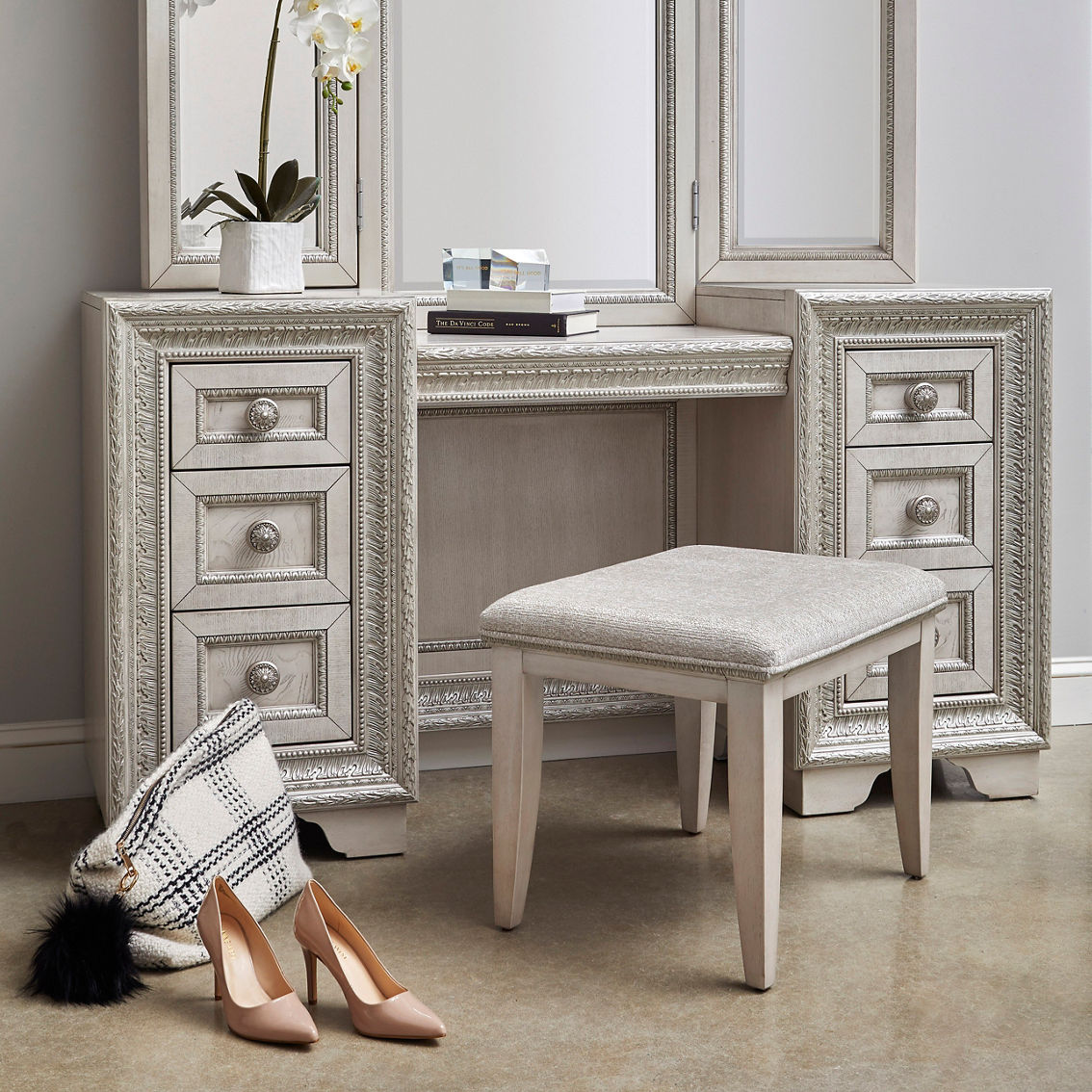 Pulaski Furniture Camila Vanity Stool - Image 3 of 3