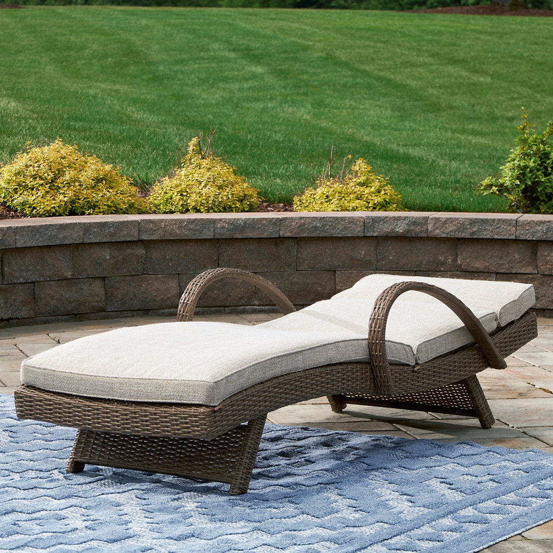 Signature Design by Ashley Beachcroft Outdoor Chaise Lounge with Cushion - Image 3 of 4