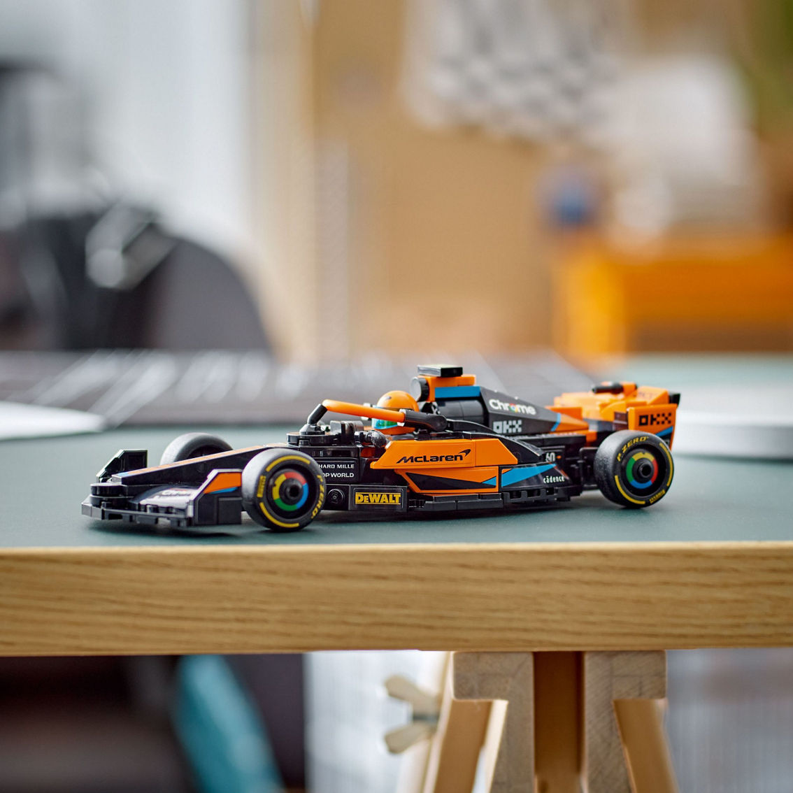 LEGO Speed Champions McLaren Formula 1 Team 76919 - Image 5 of 10