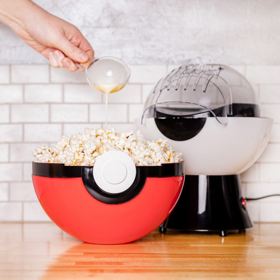 Pokemon Pokeball Popcorn Maker - Image 8 of 10