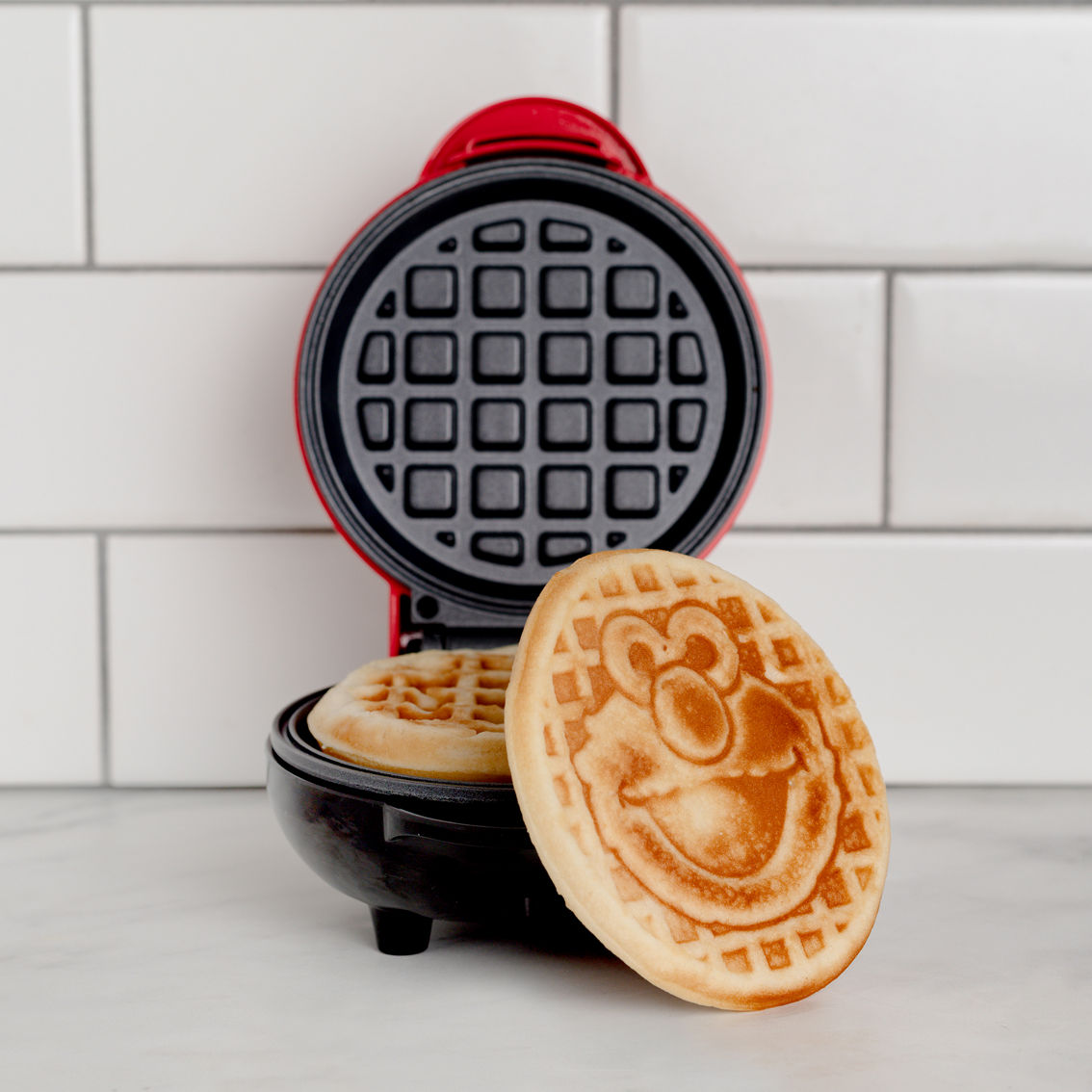 Uncanny Brands Sesame Street Elmo Mini Waffle Maker - Image 5 of 10