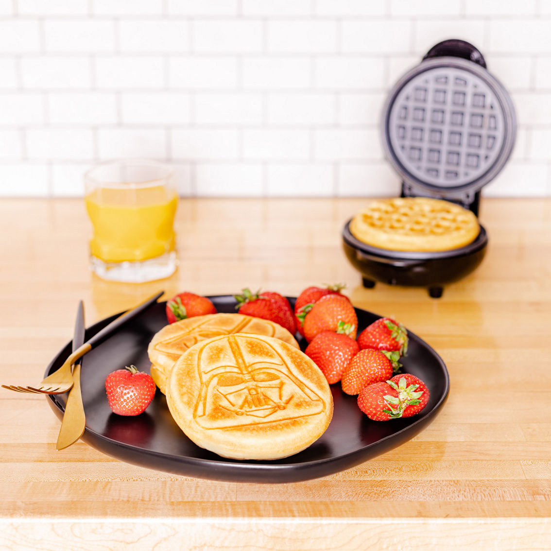 Uncanny Brands Star Wars Darth Vader Mini Waffle Maker - Image 4 of 7