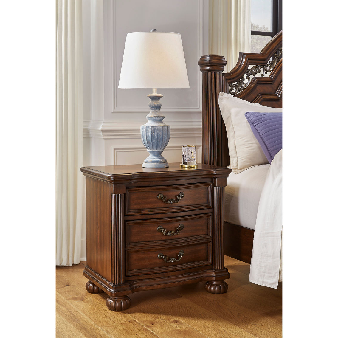 Signature Design by Ashley Lavinton Nightstand - Image 6 of 8