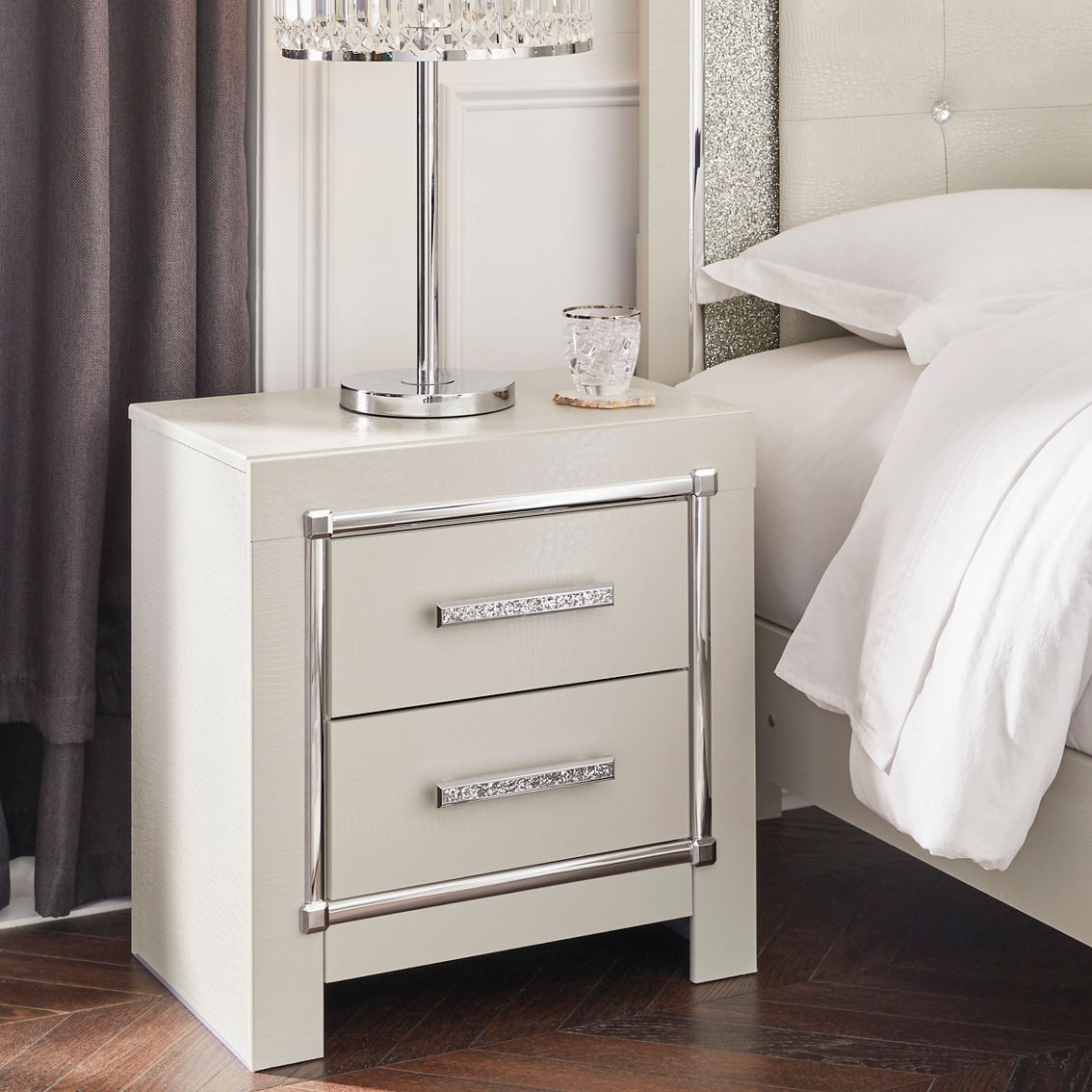 Signature Design by Ashley Zyniden Nightstand - Image 4 of 7