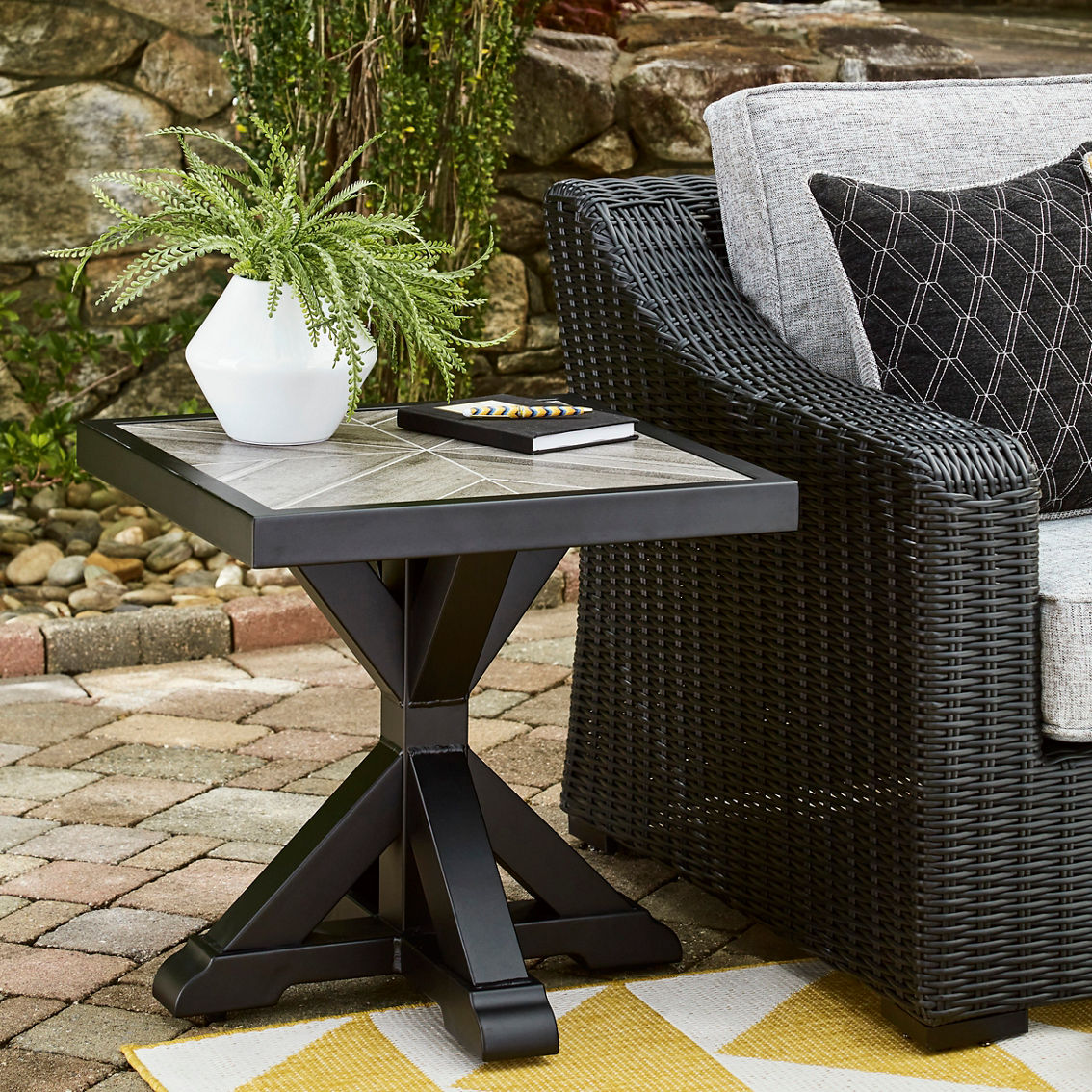 Signature Design by Ashley Beachcroft 5 pc. Outdoor Sectional with Firepit Table - Image 8 of 9