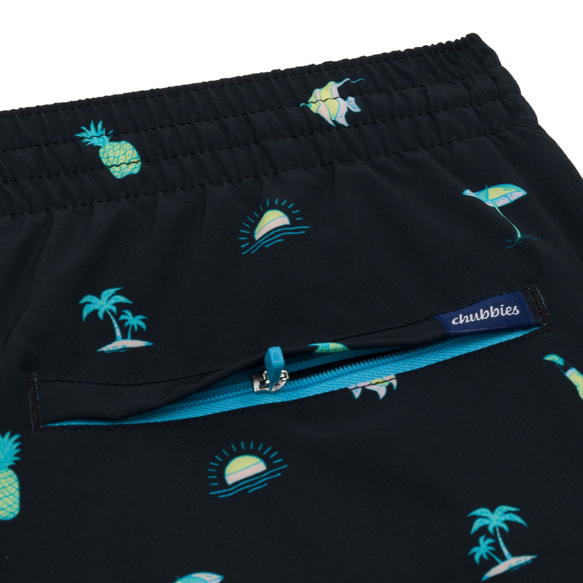 Chubbies The Beach Essentials 5.5 in. Classic Lined Trunks - Image 4 of 4