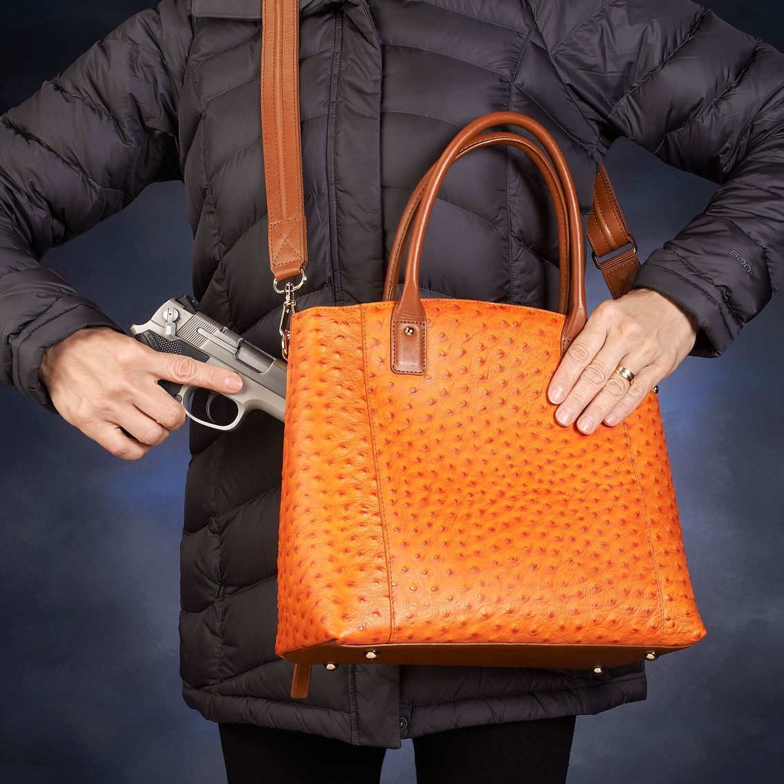 Gun Tote'n Mamas Uptown Tote Crossbody CCW Handbag - Image 4 of 4