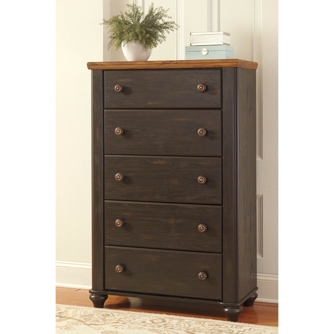 Ashley Maxington Five Drawer Chest - Image 2 of 3