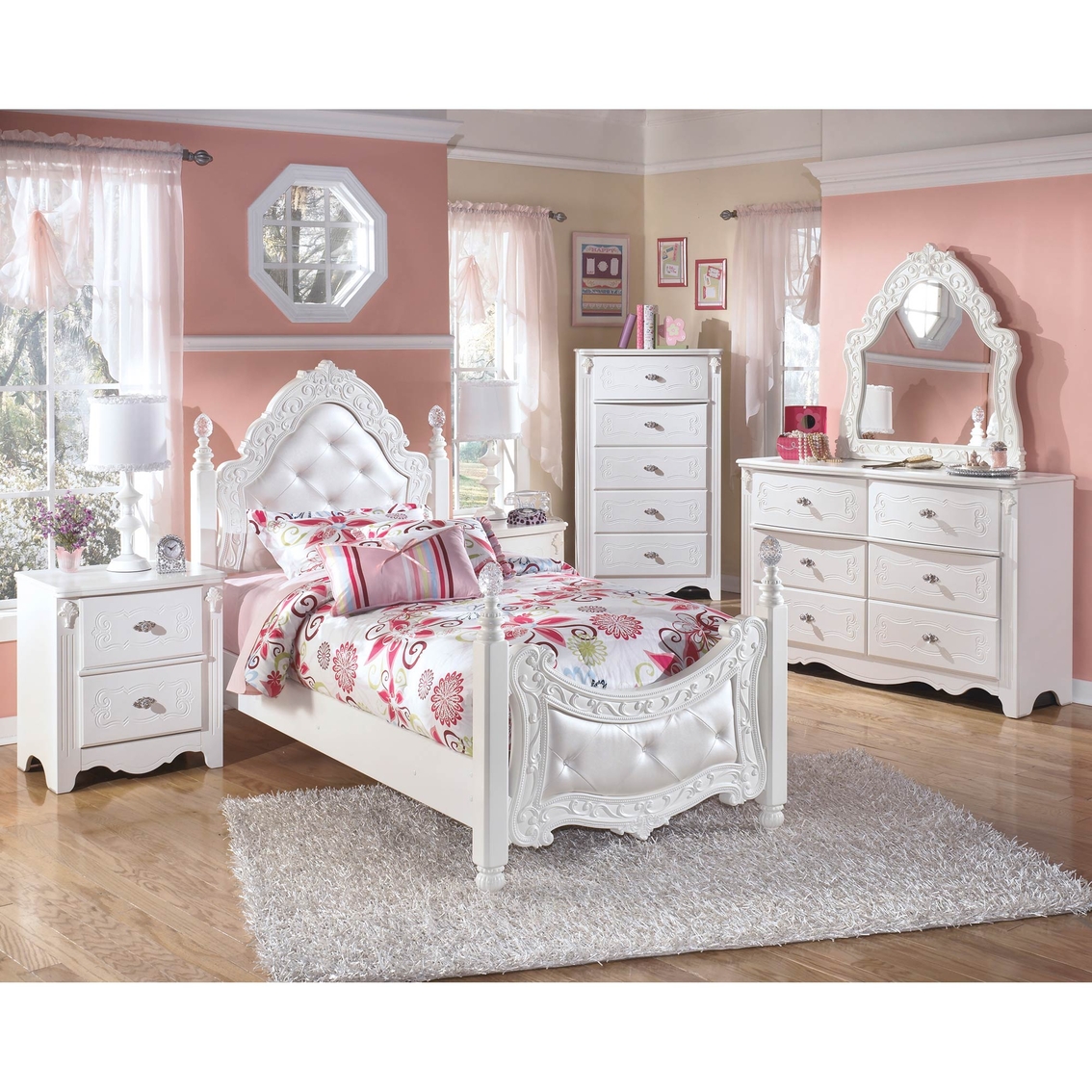 Signature Design by Ashley Exquisite Poster Bed - Image 2 of 3