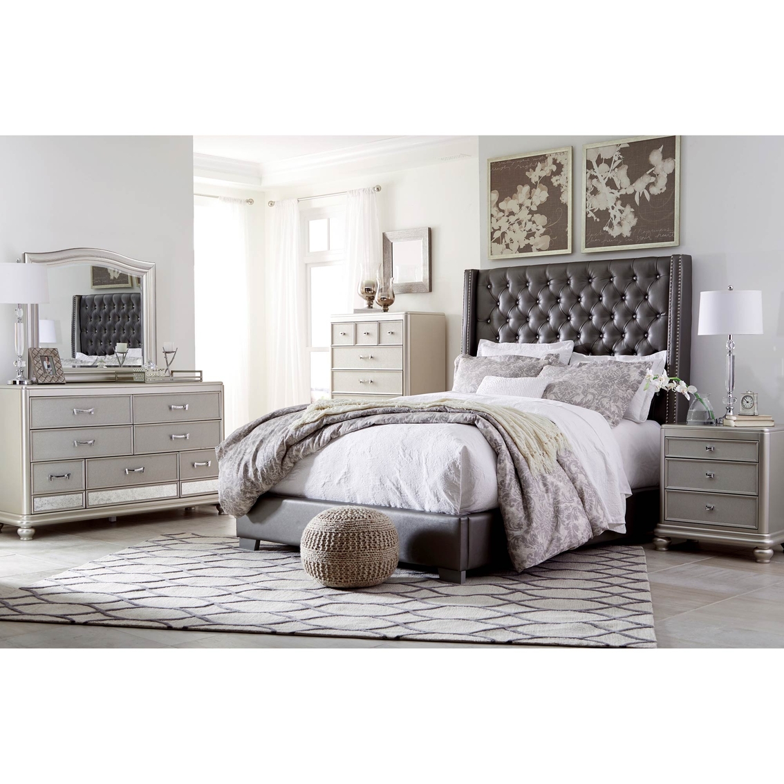 Signature Design by Ashley Coralayne Upholstered Bed - Image 4 of 4