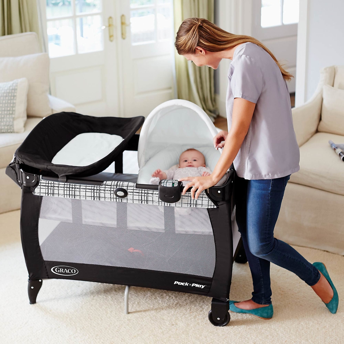 Graco Pack 'n Play Playard Newborn Napper And Bassinet With Soothe ...