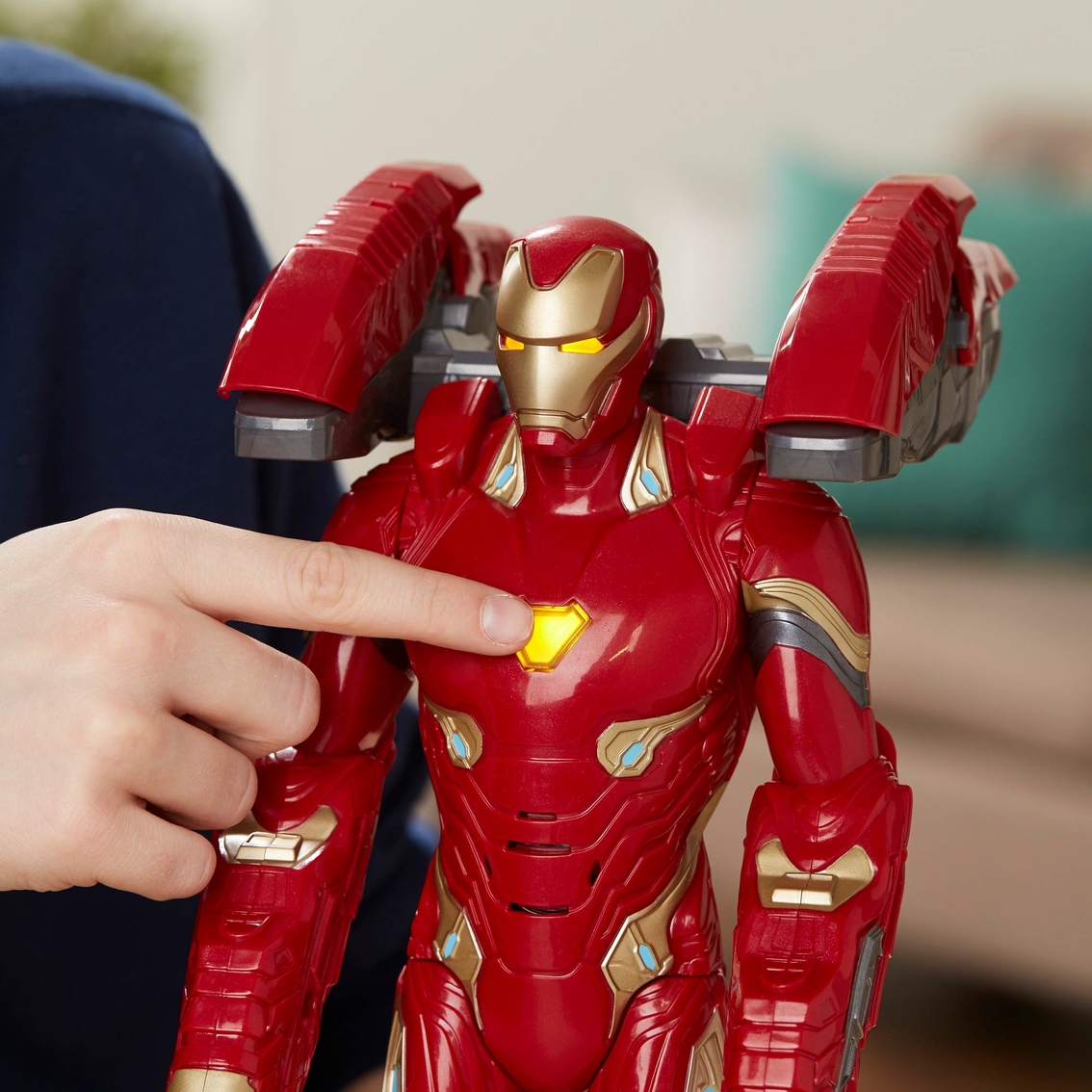 Marvel Avengers Mission Tech Iron Man Figure - Image 4 of 8