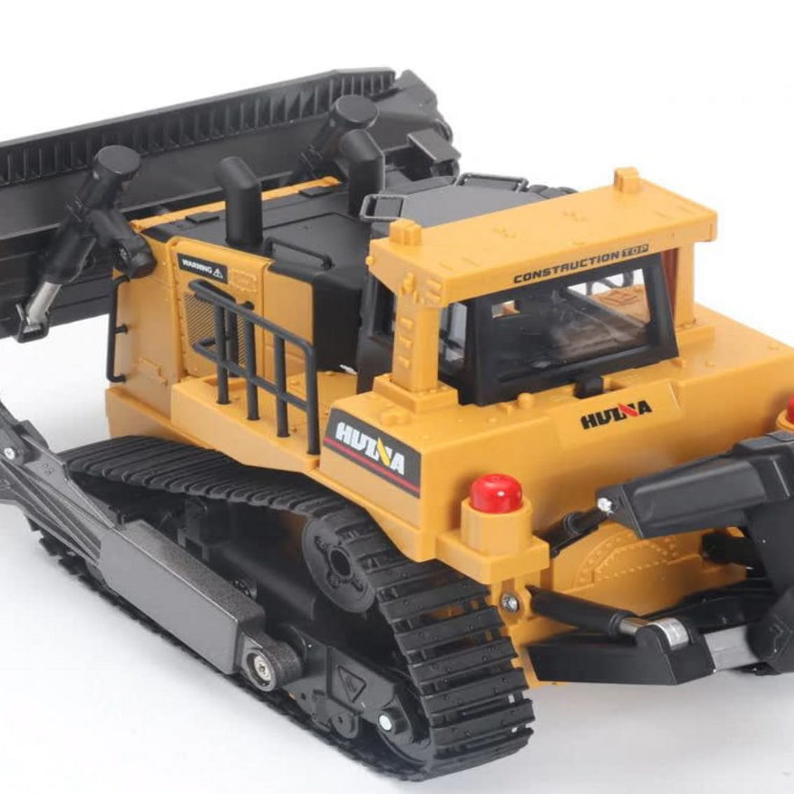 CIS-1569 1:16 scale 11 Ch Bulldozer with 2.4 GHz remote and rechargeable batteries - Image 4 of 5