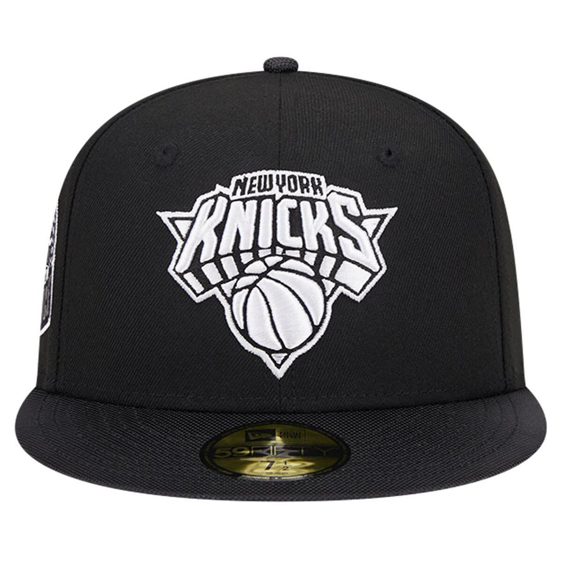 New Era Men's Black New York Knicks Active Satin Visor 59FIFTY Fitted Hat - Image 3 of 4